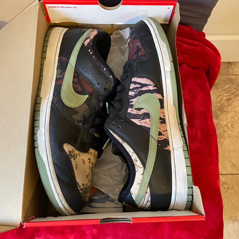 Nike Low top Dunks Black  and Olive Camo Mens Size 15 Sneaker